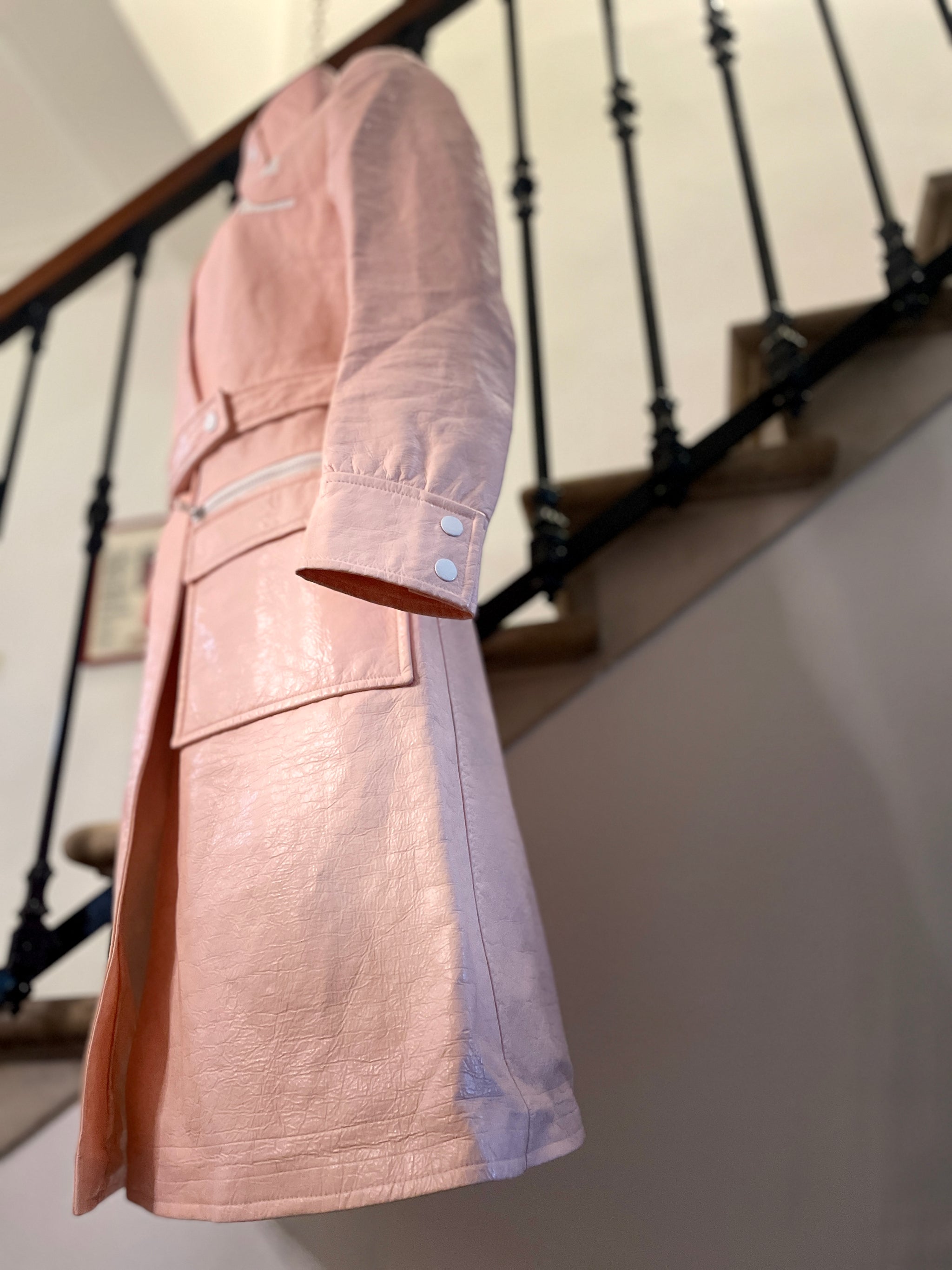 Powder pink vinyl trench coat Odette vintage